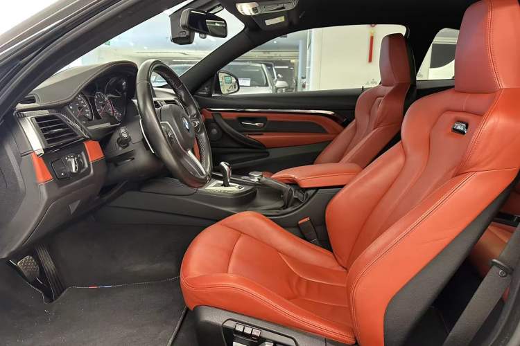 Used BMW M4 2017 M4 Coupe Interior 4
