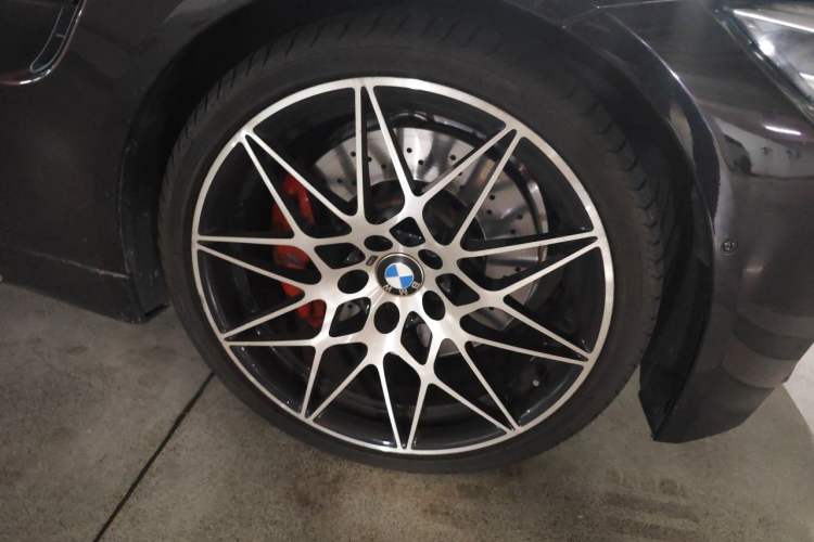 Used BMW M4 2017 M4 Convertible Sports Coupe Right Front Wheel Hub