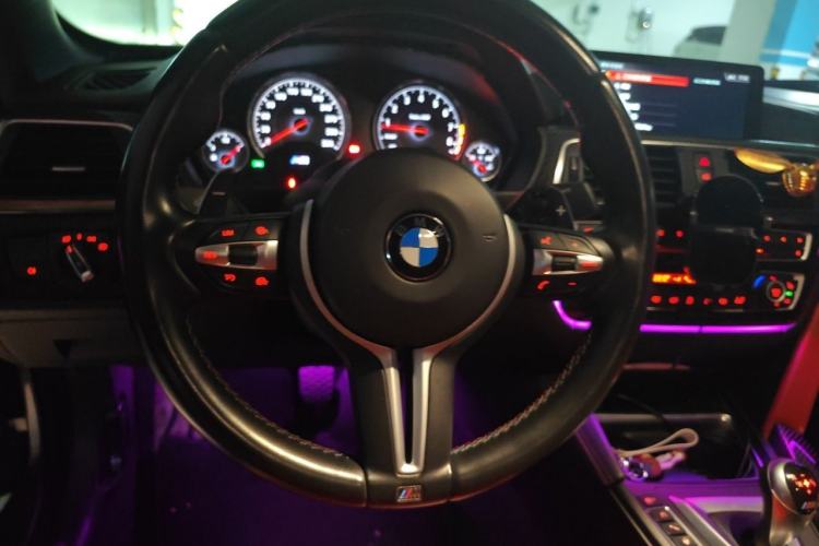 Used BMW M4 2017 M4 Convertible Sports Coupe Steering Wheel