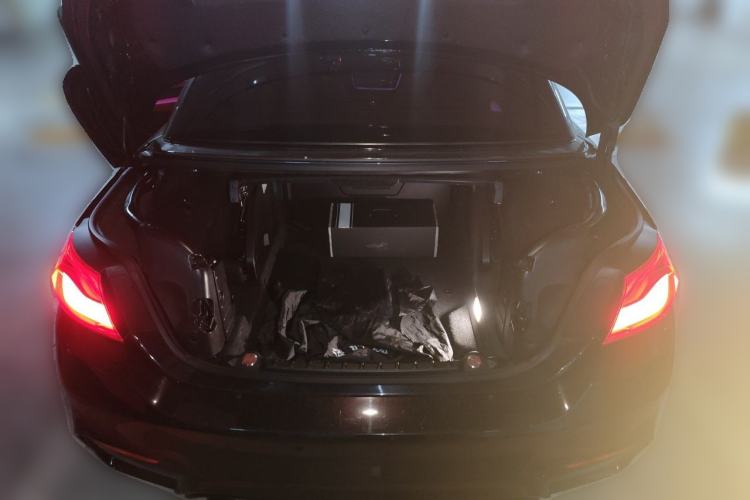 Used BMW M4 2017 M4 Convertible Sports Coupe Trunk