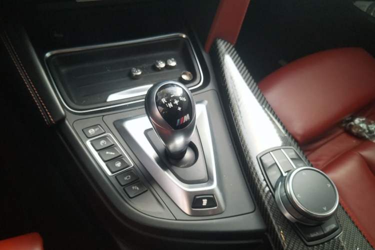 Used BMW M4 2017 M4 Convertible Sports Coupe Gear Lever