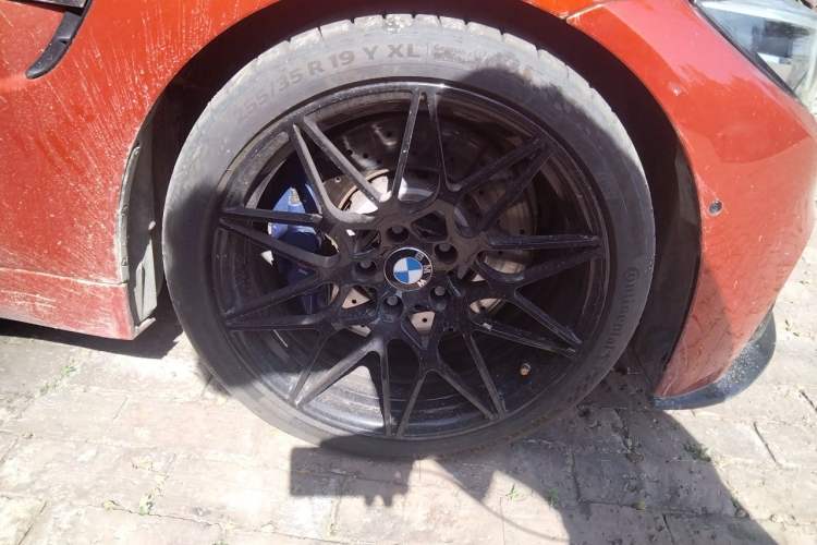 Used BMW M4 2017 M4 Convertible Sports Coupe Right Front Wheel Hub