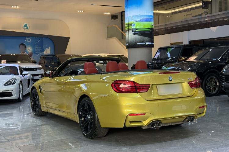 Used BMW M4 2017 M4 Convertible Sports Coupe Exterior 3