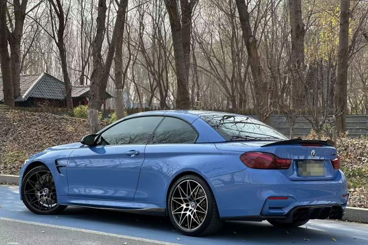 Used BMW M4 2018 M4 Convertible Coupe Fan Limited Edition Exterior 3
