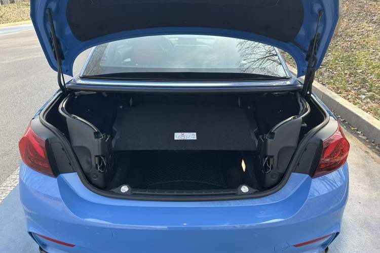 Used BMW M4 2018 M4 Convertible Coupe Fan Limited Edition Exterior 7