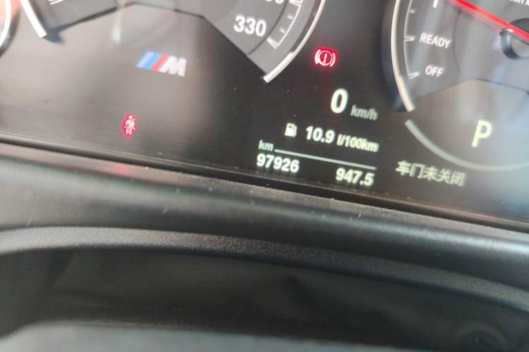 Used BMW M4 2018 M4 Convertible Coupe Fan Limited Edition Odometer Close Up