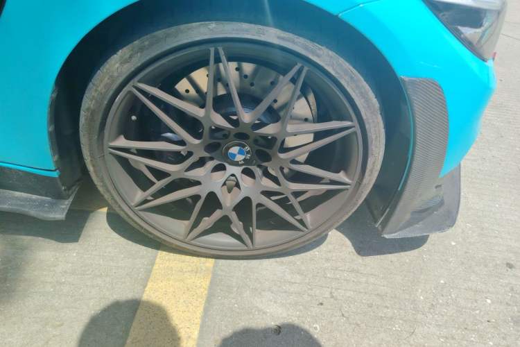 Used BMW M4 2018 M4 Convertible Coupe Fan Limited Edition Right Front Wheel Hub