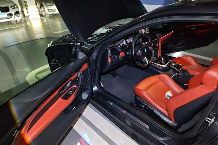 Used BMW M4 2018 M4 Coupe Fan Limited Edition Driver Seat