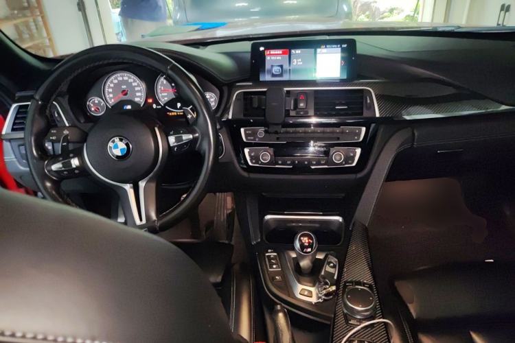 Used BMW M4 2018 M4 Convertible Coupe Fan Limited Edition Center Console