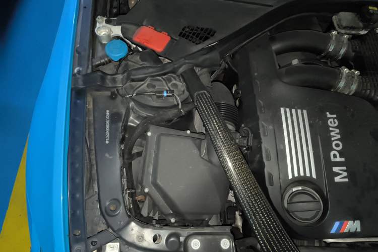 Used BMW M4 2019 M4 Convertible Coupe Shadow Edition Engine Bay Right
