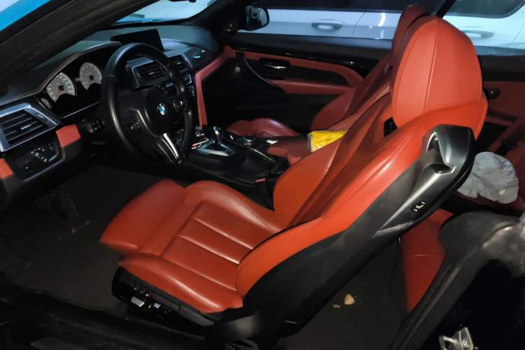 Used BMW M4 2019 M4 Convertible Coupe Shadow Edition Left Front Seat