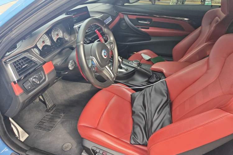 Used BMW M4 2019 M4 Coupe Shadow Edition Left Front Seat