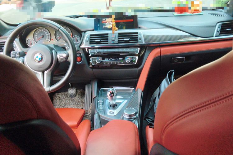 Used BMW M4 2019 M4 Convertible Coupe Competition Edition Center Console