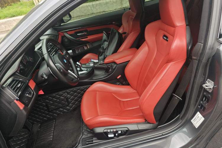 Used BMW M4 2019 M4 Coupe Shadow Edition Left Front Seat