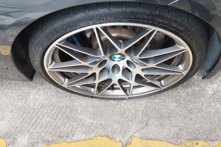 Used BMW M4 2019 M4 Convertible Coupe Competition Edition Right Front Wheel Hub