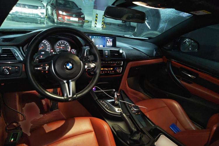 Used BMW M4 2019 M4 Coupe Shadow Edition Center Console