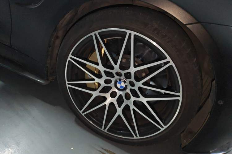 Used BMW M4 2019 M4 Coupe Shadow Edition Right Front Wheel Hub