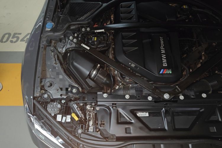Used BMW M4 2021 M4 Coupe Thunder Edition Engine Bay Right