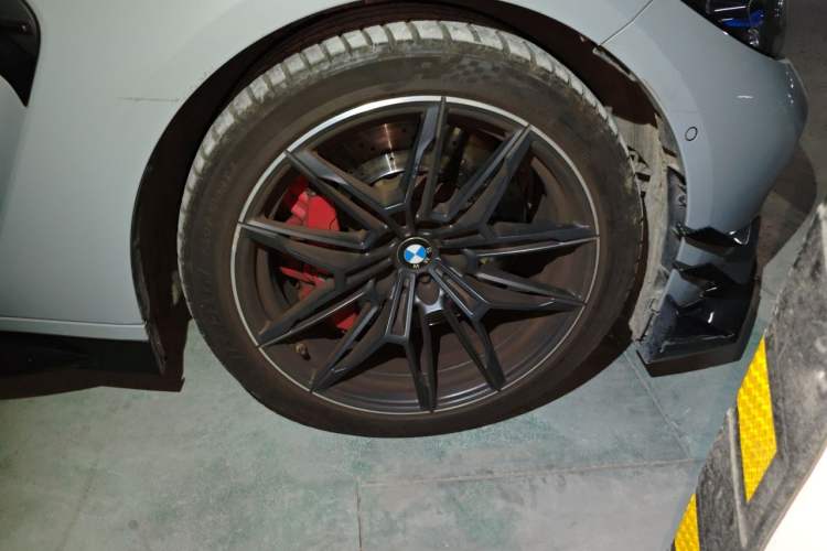 Used BMW M4 2021 M4 Coupe M xDrive Thunder Edition Right Front Wheel Hub
