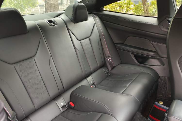 Used BMW M4 2021 M4 Coupe M xDrive Thunder Edition Interior 4