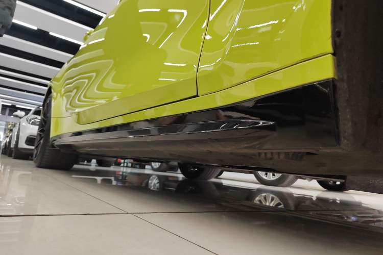 Used BMW M4 2021 M4 Coupe Thunder Edition Right Side Sill