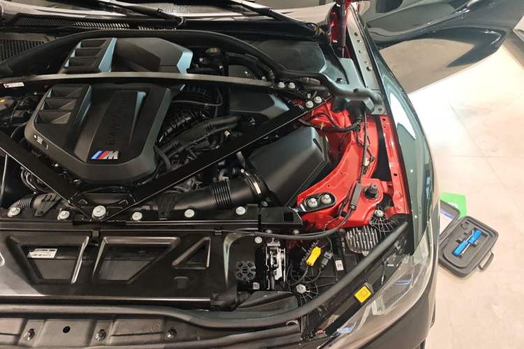 Used BMW M4 2022 M4 Coupe Thunder Edition Engine Bay Left