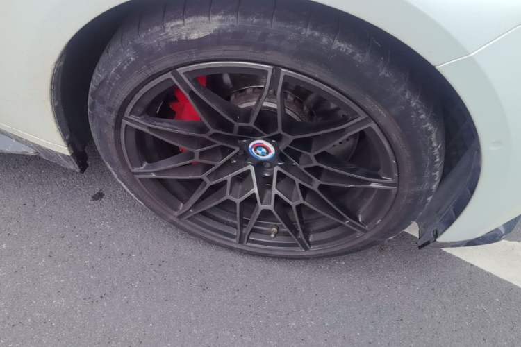 Used BMW M4 2022 M4 Coupe Thunder Edition Right Front Wheel Hub