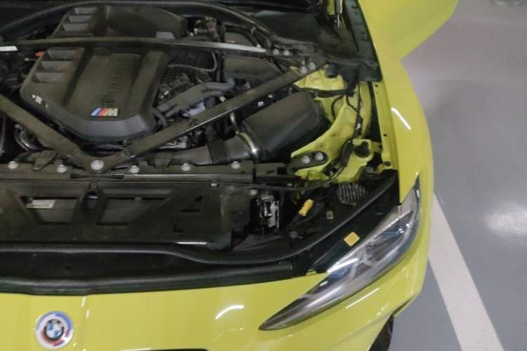 Used BMW M4 2022 M4 Coupe M xDrive Thunder Edition Engine Bay Left