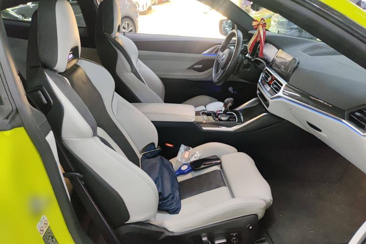 Used BMW M4 2022 M4 Coupe M xDrive Thunder Edition Right Front Seat