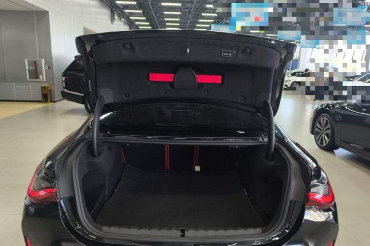 Used BMW M4 2023 M4 Coupe Thunder Edition Interior 5