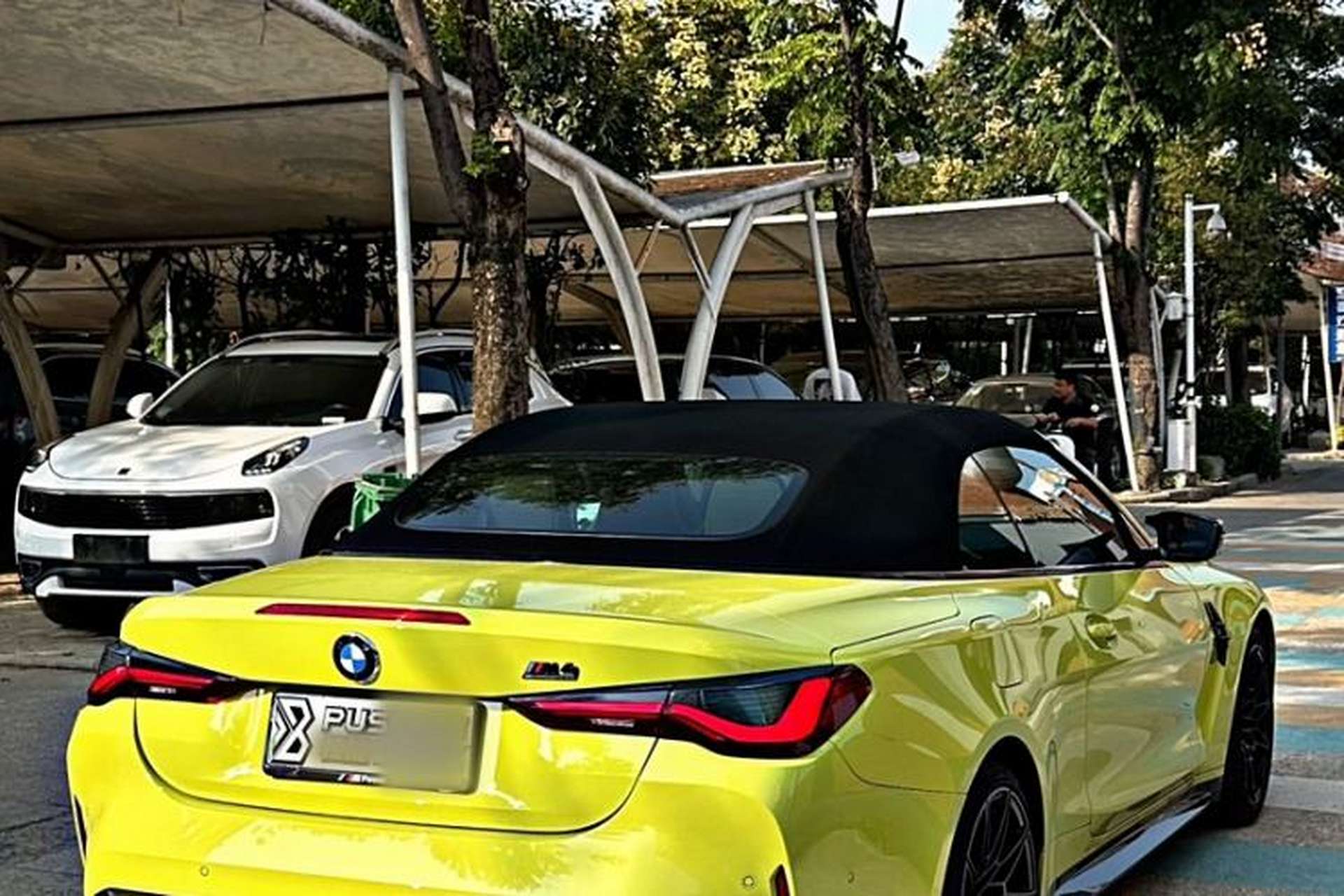 Used BMW M4 2023 M4 Convertible Coupe M xDrive Exterior 3