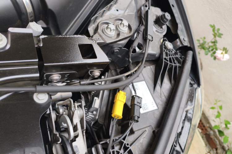 Used BMW M4 2024 M4 Coupe M xDrive Thunder Edition Engine Bay Left