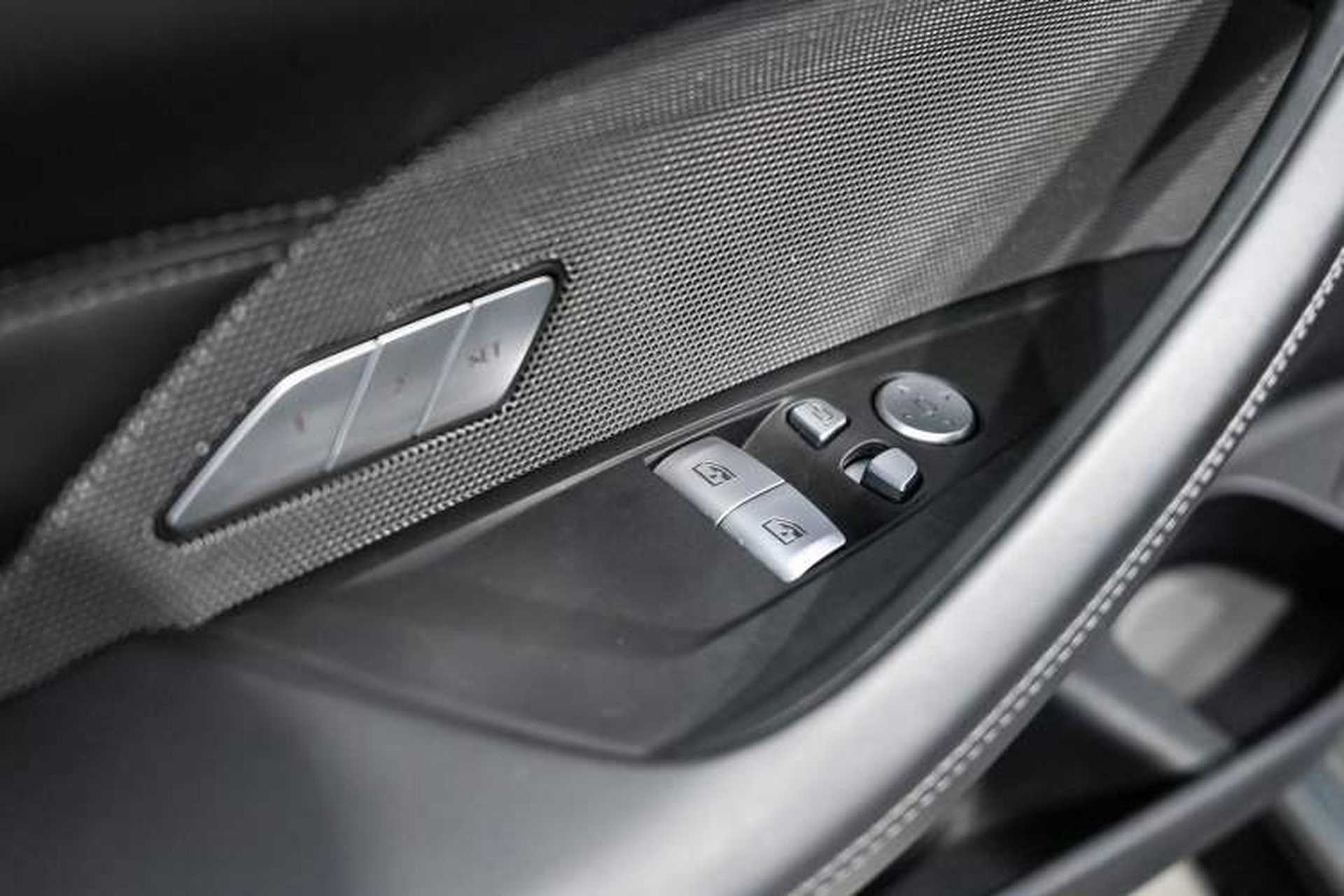 Used BMW M4 2024 M4 Coupe M xDrive Thunder Edition Interior 8