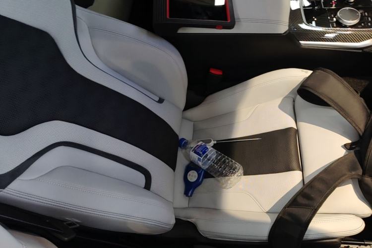Used BMW M4 2024 M4 Coupe M xDrive Thunder Edition Right Front Seat