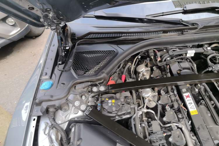 Used BMW M4 2024 M4 Coupe M xDrive Thunder Edition Engine Bay Right