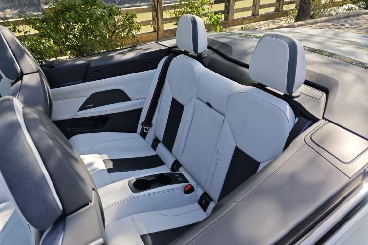 Used BMW M4 2024 M4 Convertible Coupe M xDrive Thunder Edition Interior 10