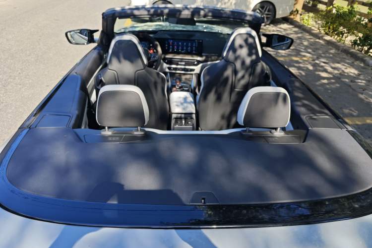 Used BMW M4 2024 M4 Convertible Coupe M xDrive Thunder Edition Interior 12