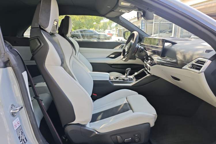 Used BMW M4 2024 M4 Convertible Coupe M xDrive Thunder Edition Interior 3