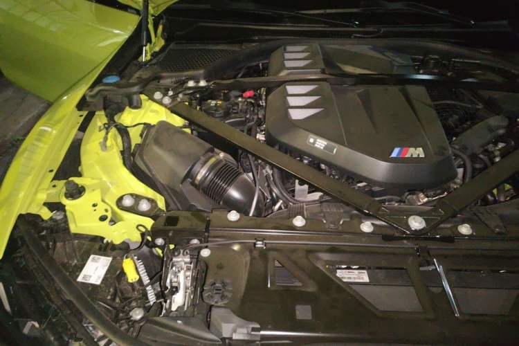 Used BMW M4 2024 M4 Coupe M xDrive Thunder Edition Engine Bay Right
