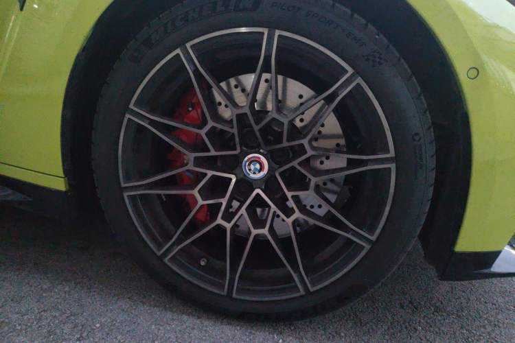 Used BMW M4 2024 M4 Coupe M xDrive Thunder Edition Right Front Wheel Hub