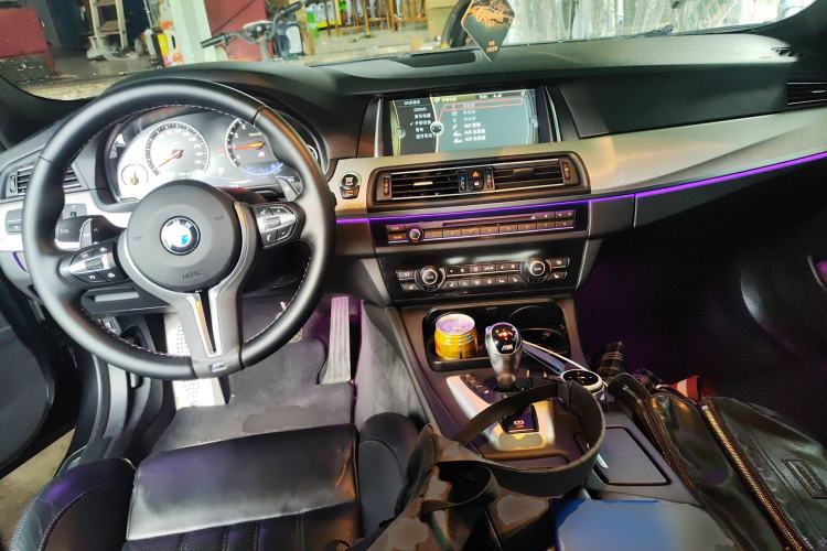 Used BMW M5 2012 M5 Center Console