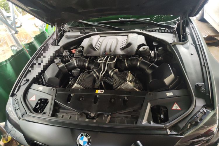 Used BMW M5 2012 M5 Engine Bay Left