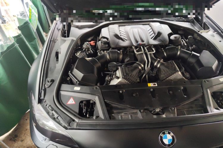 Used BMW M5 2012 M5 Engine Bay Right