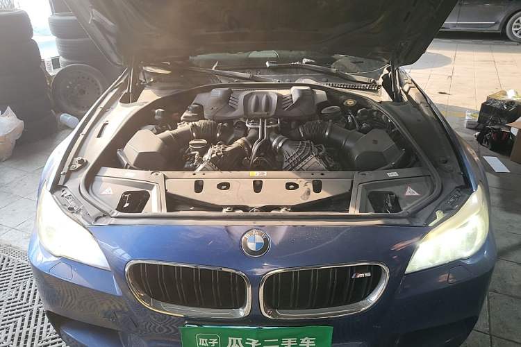 Used BMW M5 2012 M5 Engine Bay