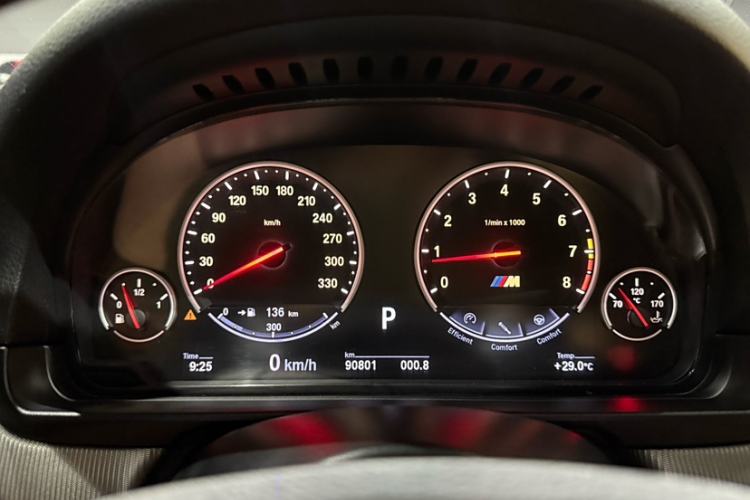 Used BMW M5 2012 M5 Interior 4