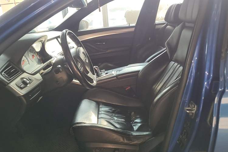 Used BMW M5 2012 M5 Left Front Seat