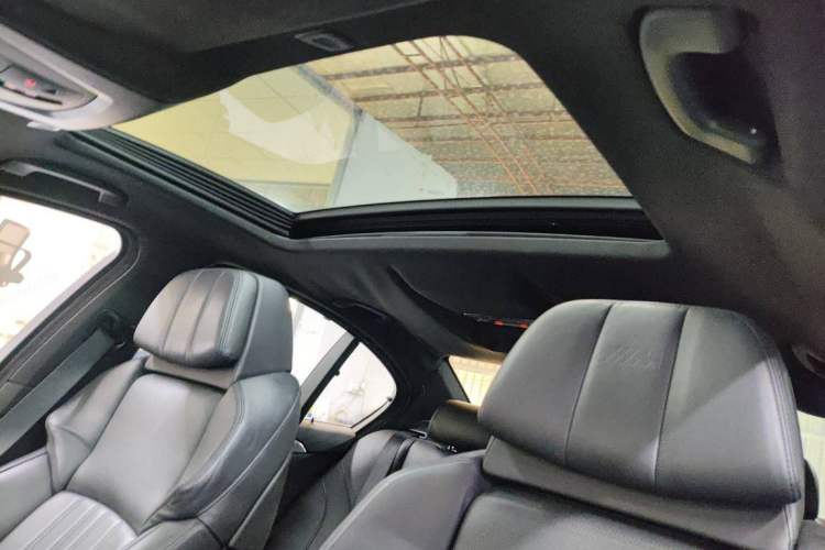 Used BMW M5 2012 M5 Interior 1