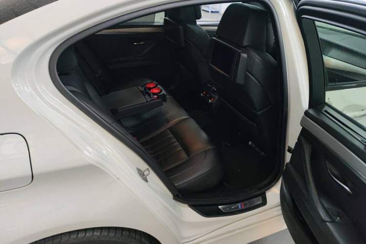 Used BMW M5 2012 M5 Interior 4