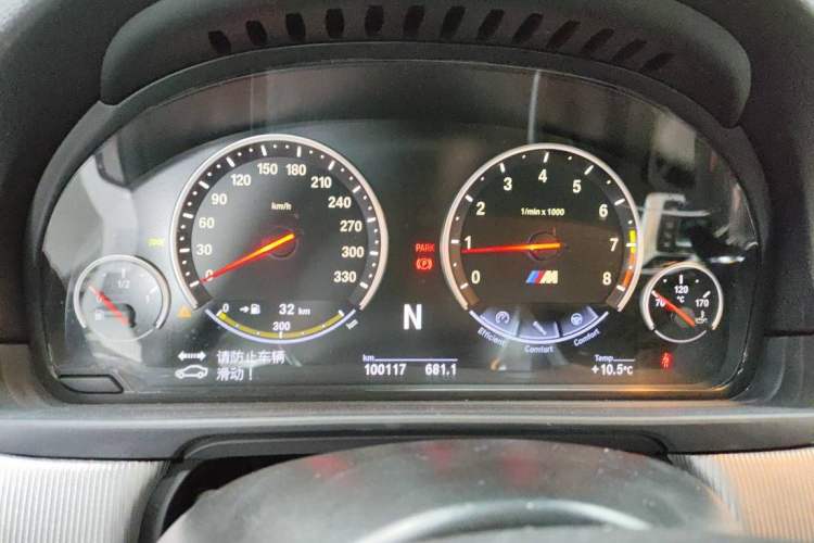 Used BMW M5 2012 M5 Odometer Close Up
