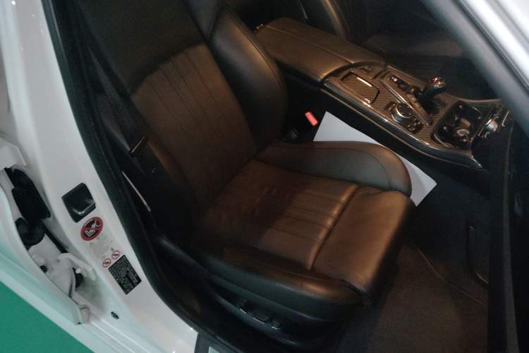 Used BMW M5 2012 M5 Right Front Seat
